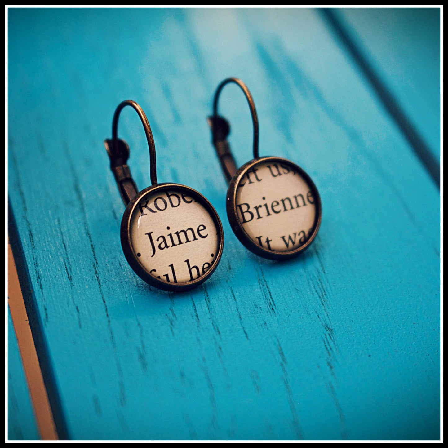 Recycled book page Earrings - Game of Thrones - Arya Gendry - Jaime Brienne - House Stark - Quotes - Book lovers - Personalised gift for her