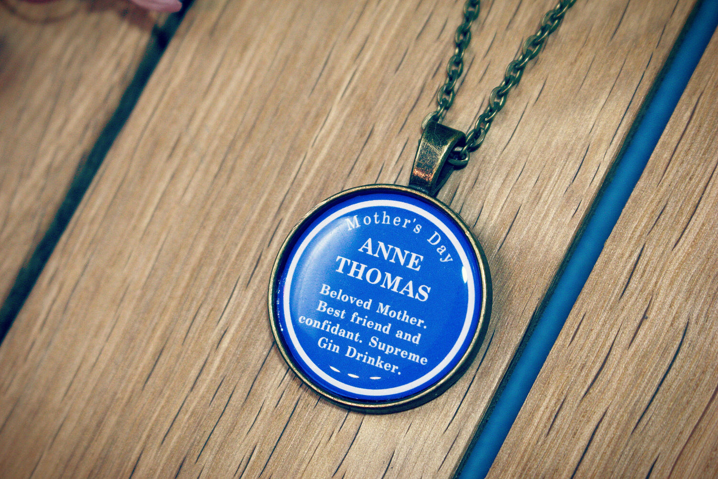 Christmas for mum Blue Plaque Necklace/Pendant. Bronze chain. Personalised message. English. British. Mum. Mummy. Granny. Heritage.