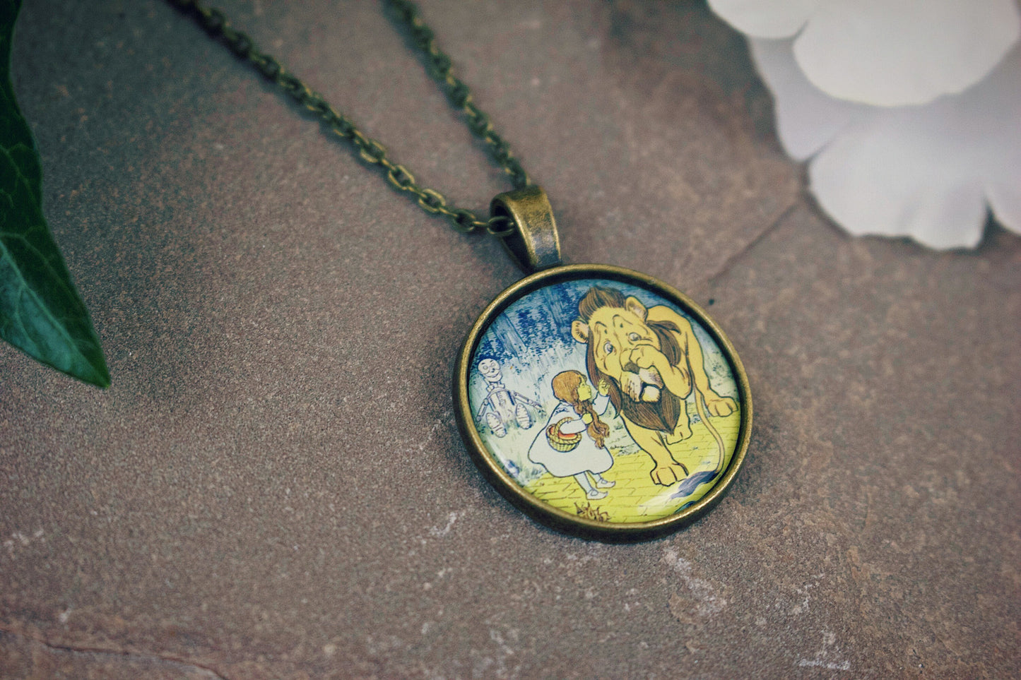 Wizard of OZ Vintage Necklace. Childrens book illustration. Tinman. Scarecrow. Dorothy. Lion. Emerald City. Wicked musical. Theatre. Retro.