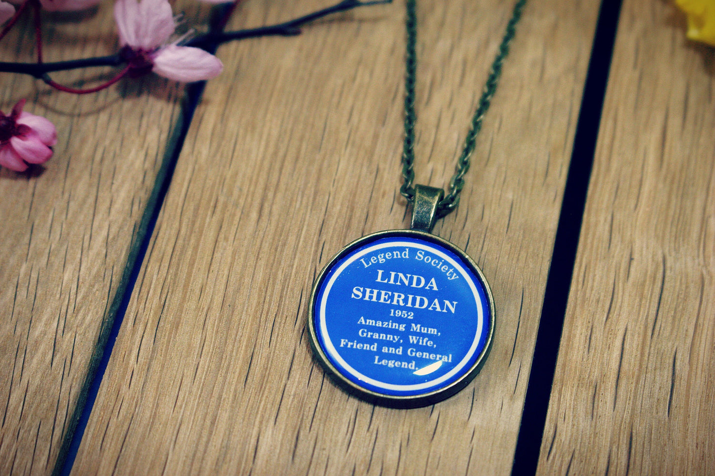 Christmas for mum Blue Plaque Necklace/Pendant. Bronze chain. Personalised message. English. British. Mum. Mummy. Granny. Heritage.