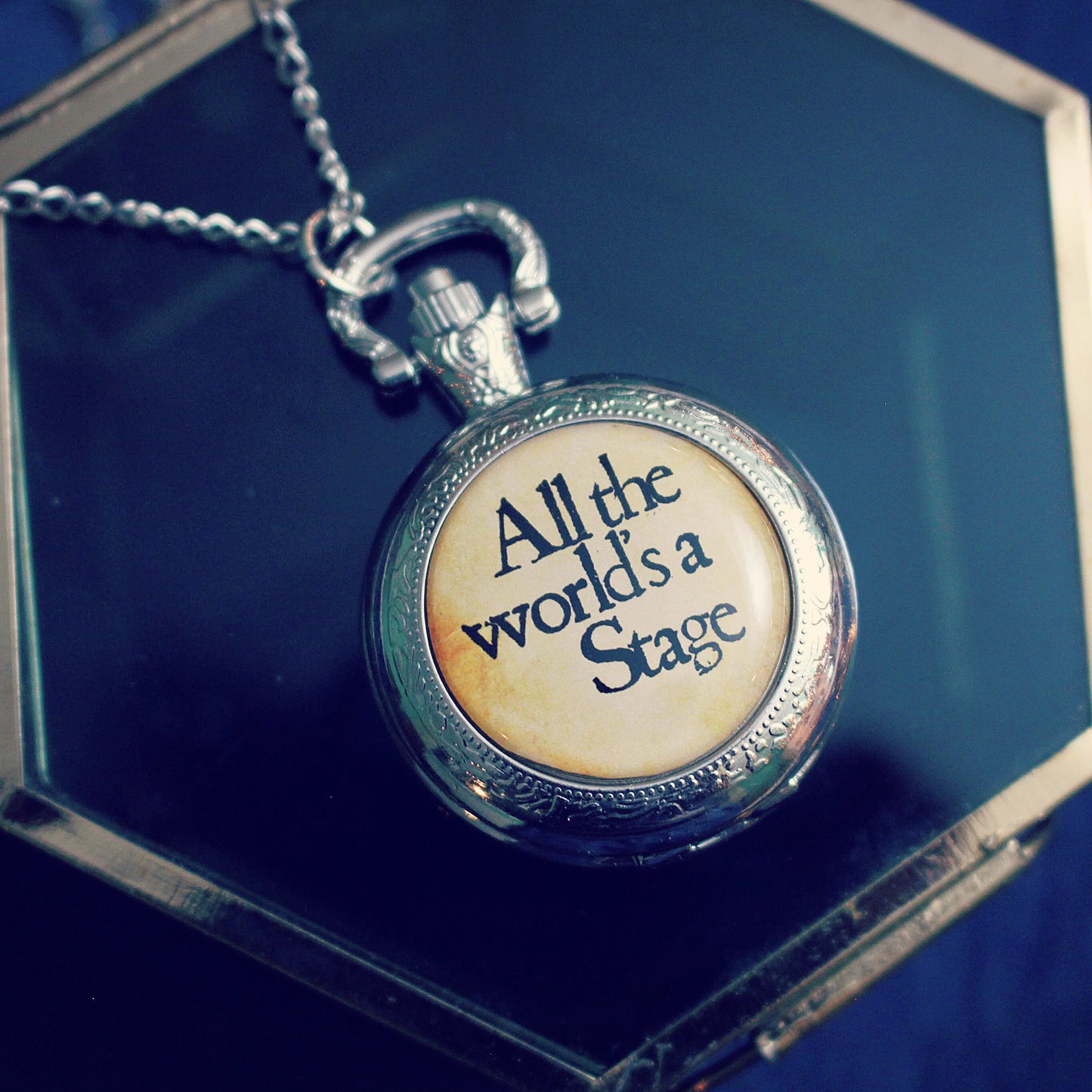 Shakespeare Quote Pocket Watch . Personalised Gift .Theatre, Actor, Poetry Wedding gift, groom, ushers, father of the bride, best man. To Be