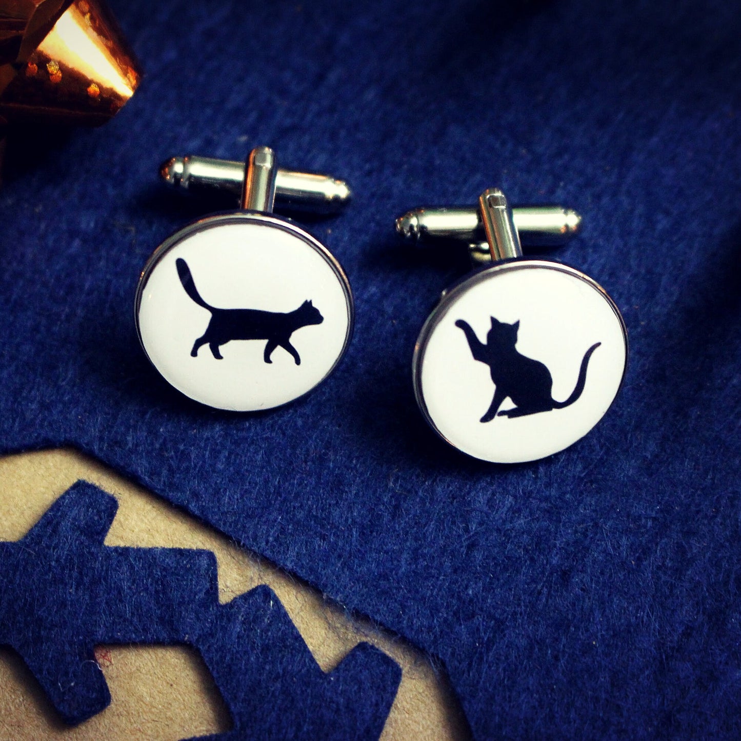 Your pet personalised cufflinks! You dog/cat silhouette. Labrador Daschund Spaniel Cockapoo. Animal lover. Wedding groom. Dad. Pocket Watch.