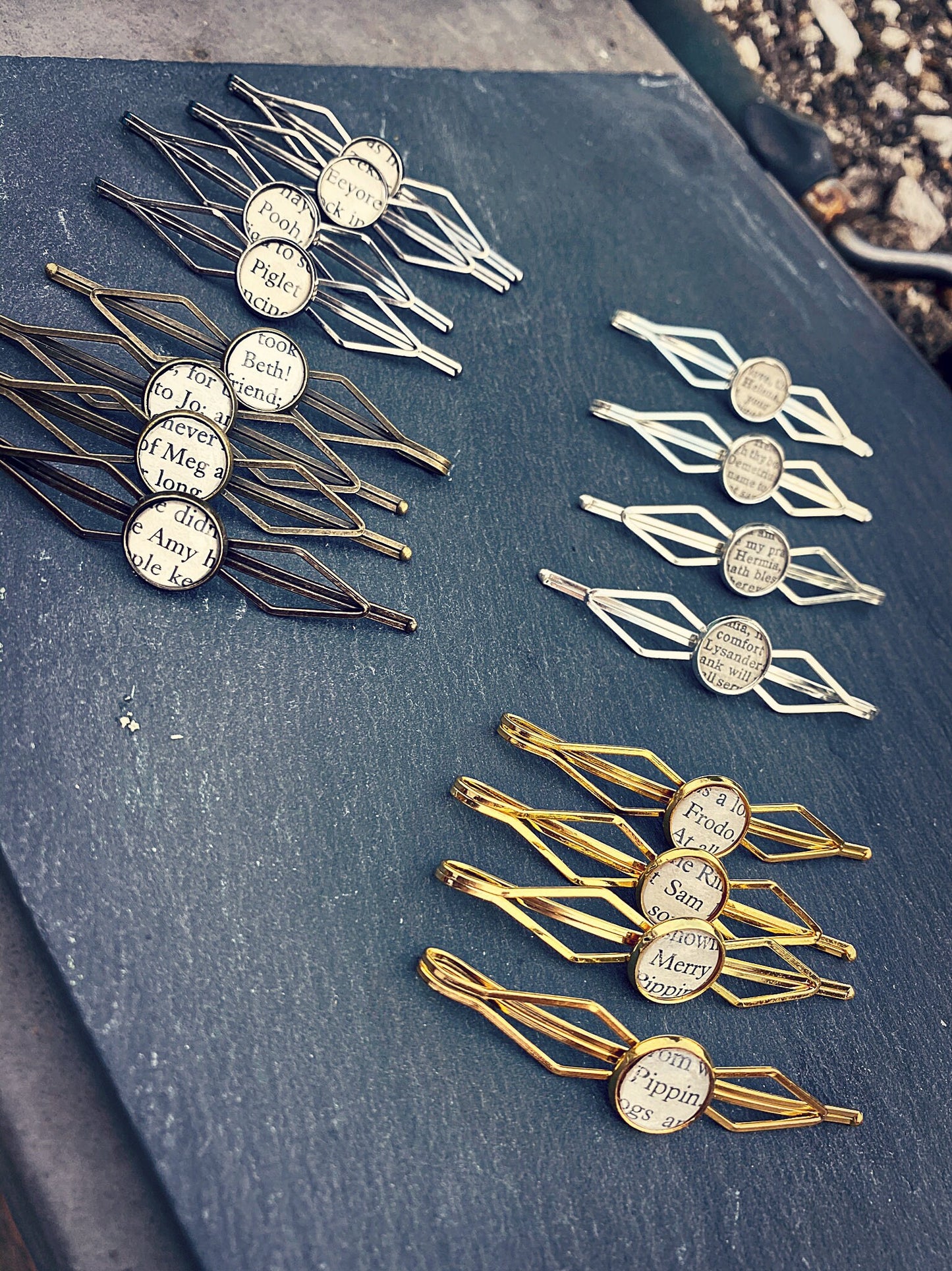 Shakespeare hairpins. Recycled book page. Theatre gift. Hamlet Macbeth Midsummer Nights Dream. Vintage hair clip. Bridesmaid hair. Romeo