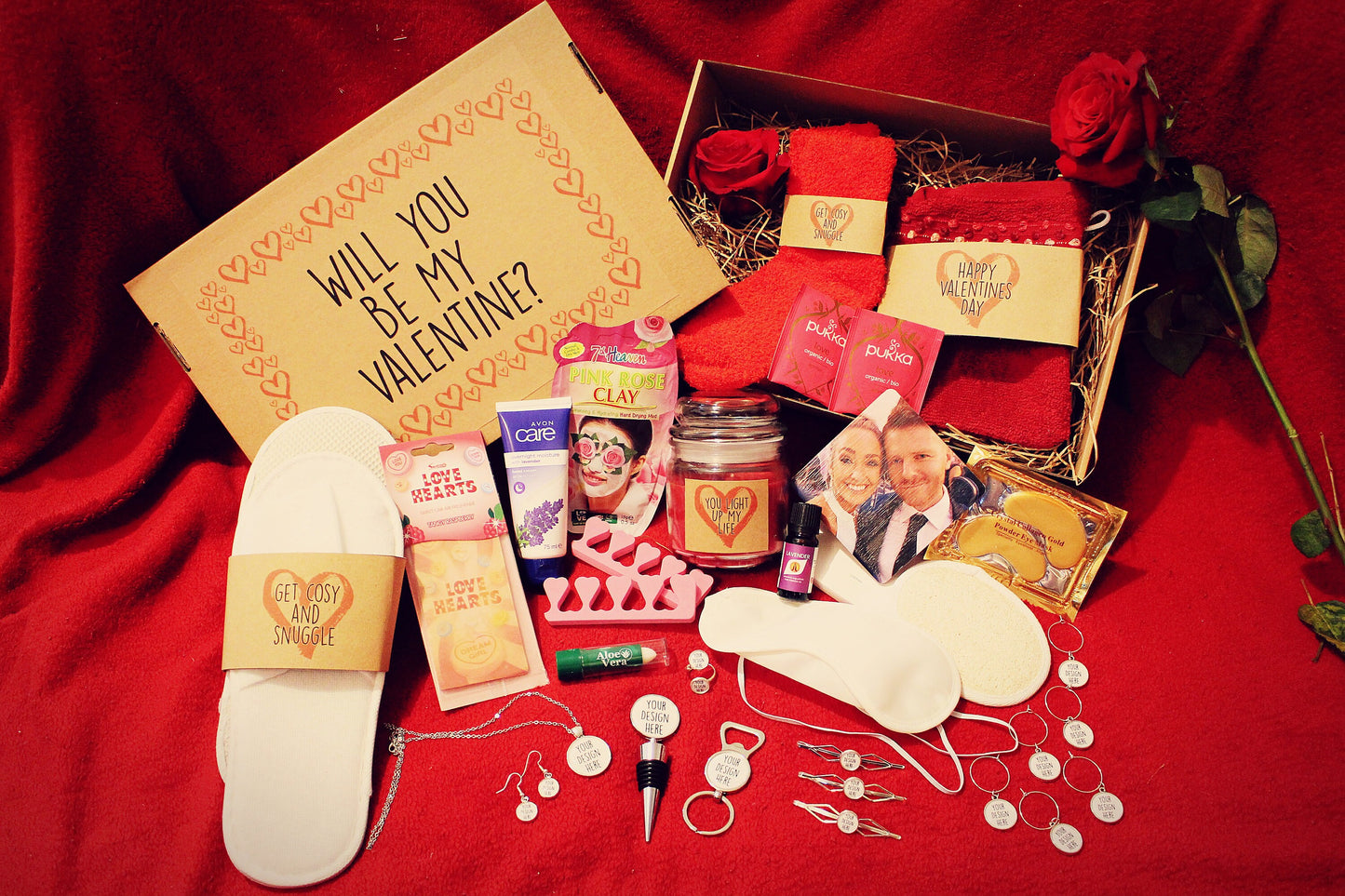 Valentines Day Pamper Gift Box. Date Night hamper. Romantic present. Face Mask Bath Bomb Slippers Jewellery Candle. Personalised message.