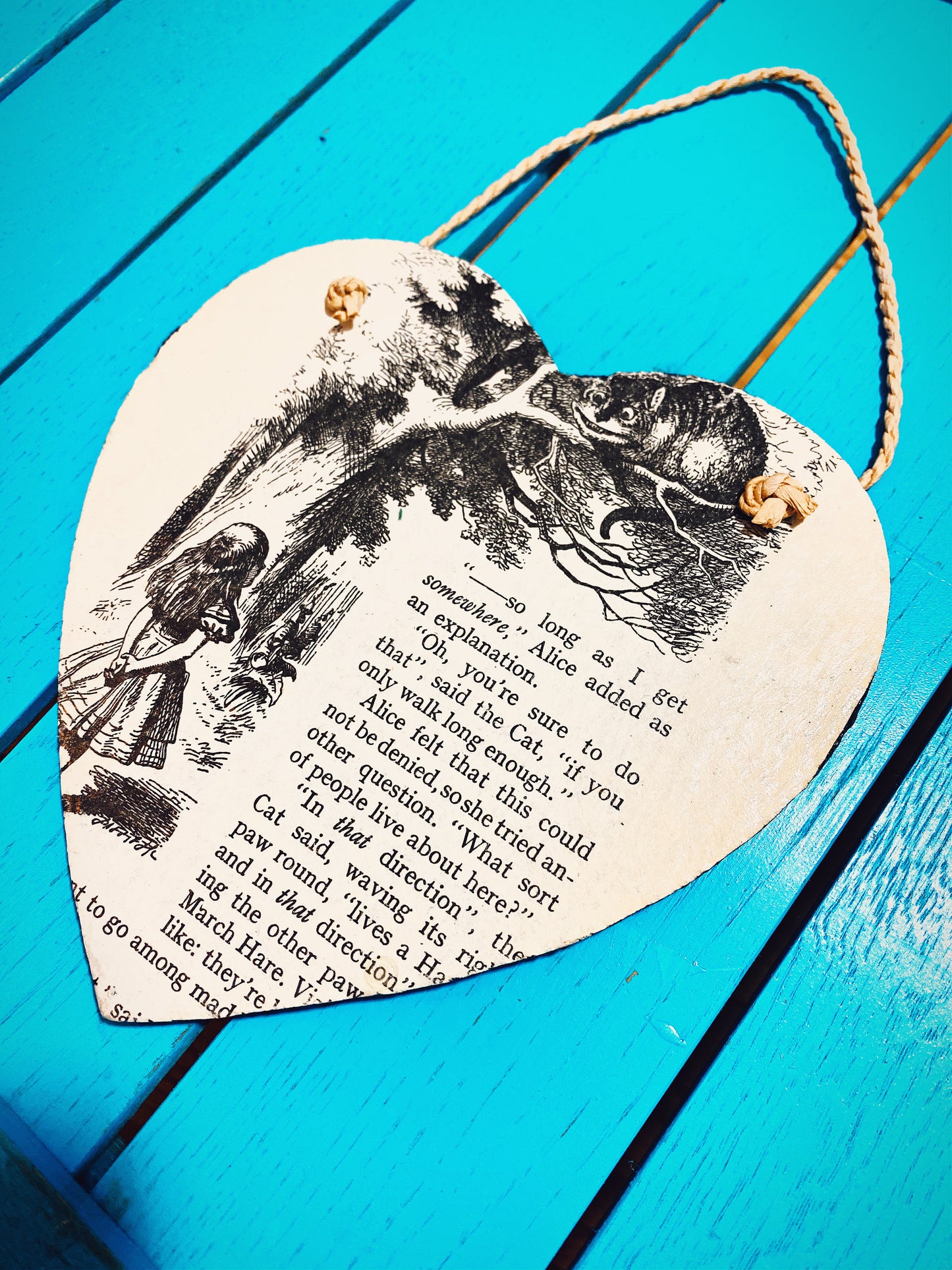 Recycled Book Page Decorative Slate Hearts. Book Lover Gift. Literature Home Decor. Upcycled Homeware. Classic Stories. Old Books. Bookworm