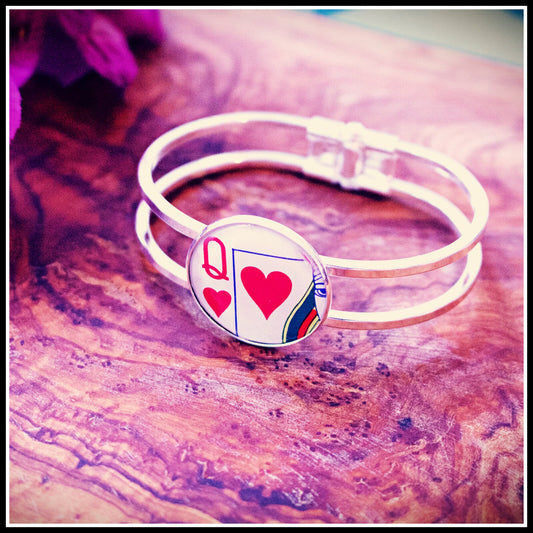 Queen of Hearts bracelet. Recycled playing cards. Anniversary gift. Romantic gesture. Mothers Day Gift. Gift for Mum.. Alice in Wonderland.