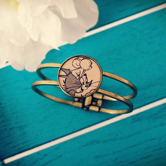 Tom and Jerry recycled comic book bracelet. Vintage book sourced from charity shop. Nostalgia gift. Vintage drawing. One of a kind. Mum.