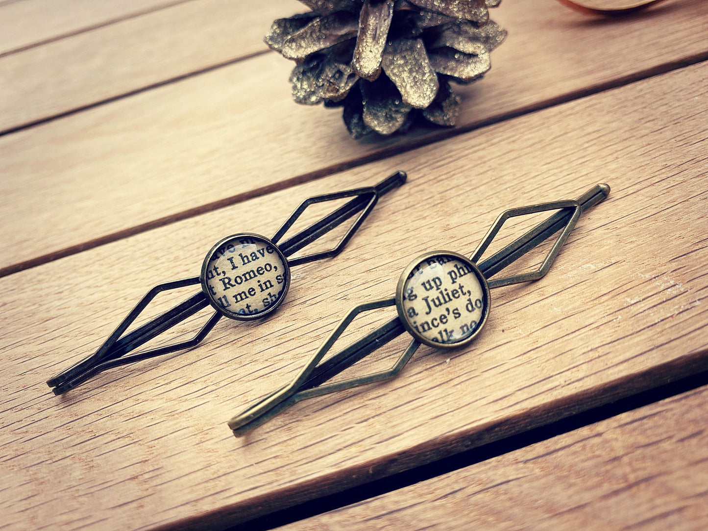 Shakespeare hairpins. Recycled book page. Theatre gift. Hamlet Macbeth Midsummer Nights Dream. Vintage hair clip. Bridesmaid hair. Romeo
