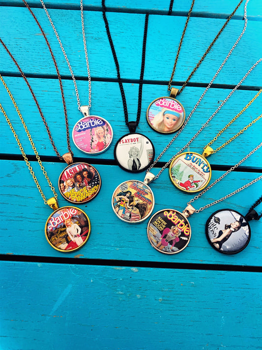 Vintage Magazine Necklace. Retro Feminist Pop Culture. Magazine Cover Gift. Feminine comic books. Iconic Magazine Jewellery