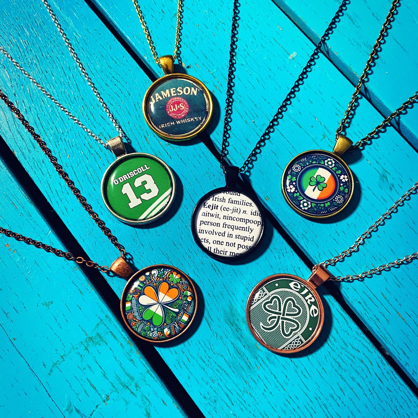 St Patrick's Day Necklace! Irish Gifts. Ireland Jewellery. Ireland Flag. GAA. Irish Wedding. Paddys Day 17th March. Provinces. Rugby. Eire.